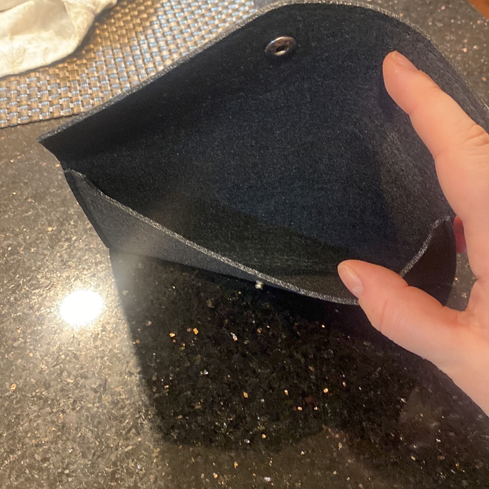 Felt Envelope Wallet - Picture 4 of 4